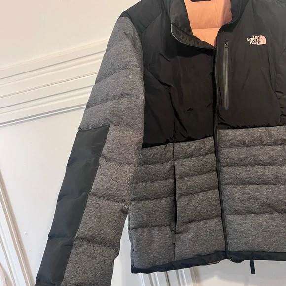 The North Face Black and Gray Puffer Jacket - Picture 4 of 10